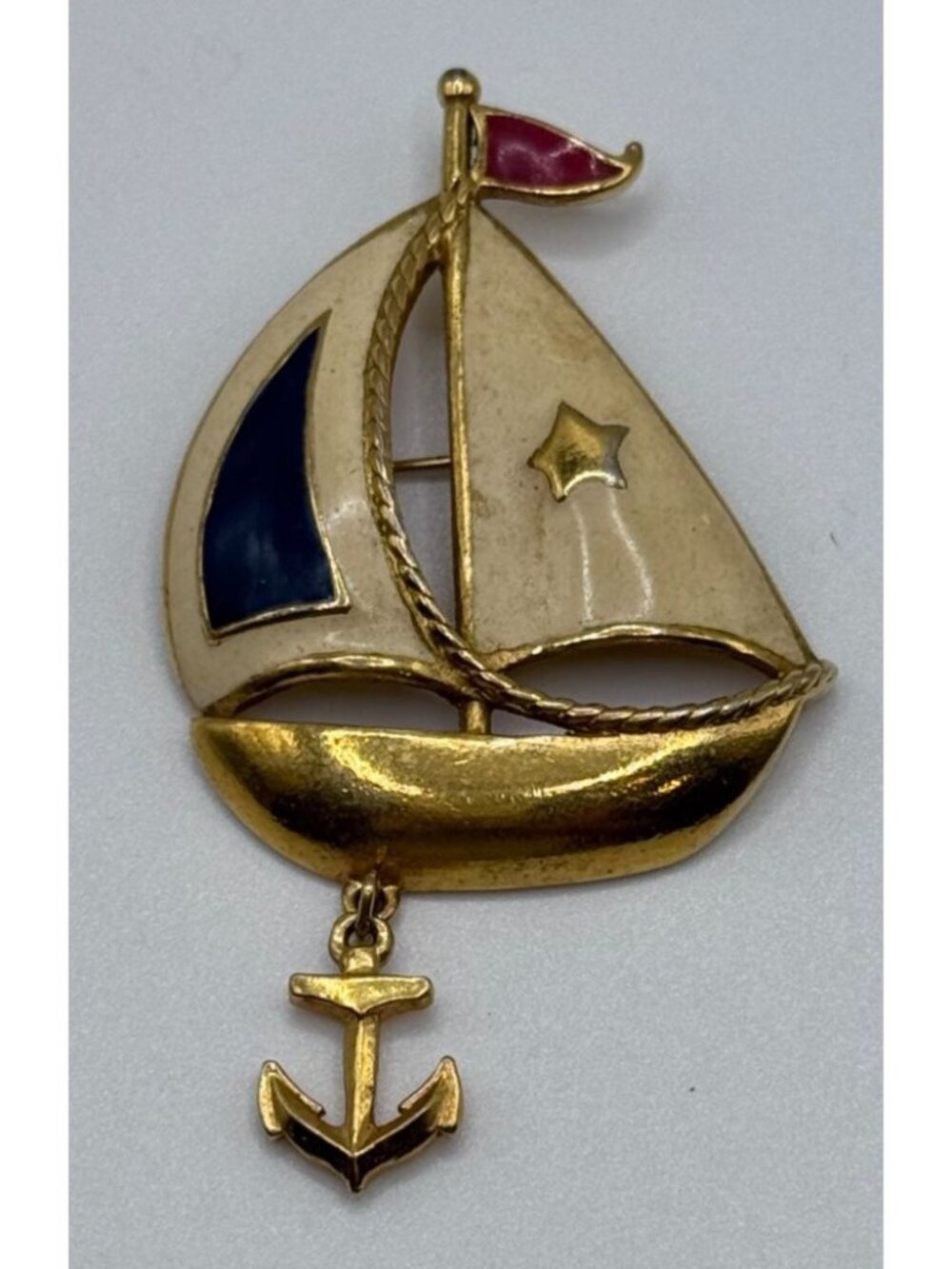 Vintage Avon Ships Ahoy Sailboat Brooch Pin Enamel Gold Tone Dangling Anchor 199